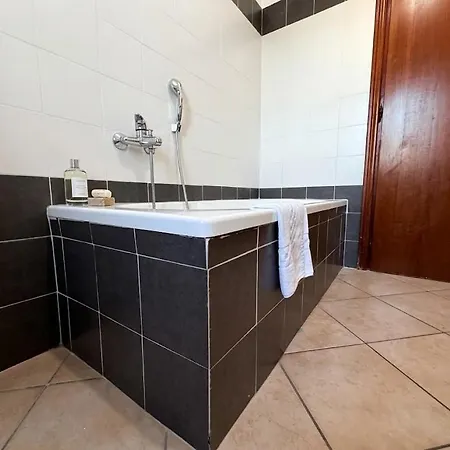Castel House - 3 Bedrooms E 2 Bathrooms - Ac, Sleeps Up To 6 * Perugia