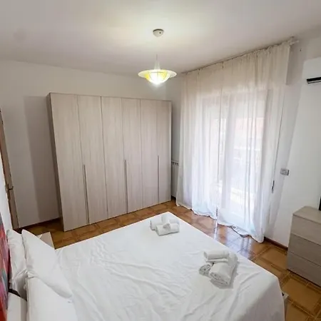 Apartment Castel House - 3 Bedrooms E 2 Bathrooms - Ac, Sleeps Up To 6 Perugia